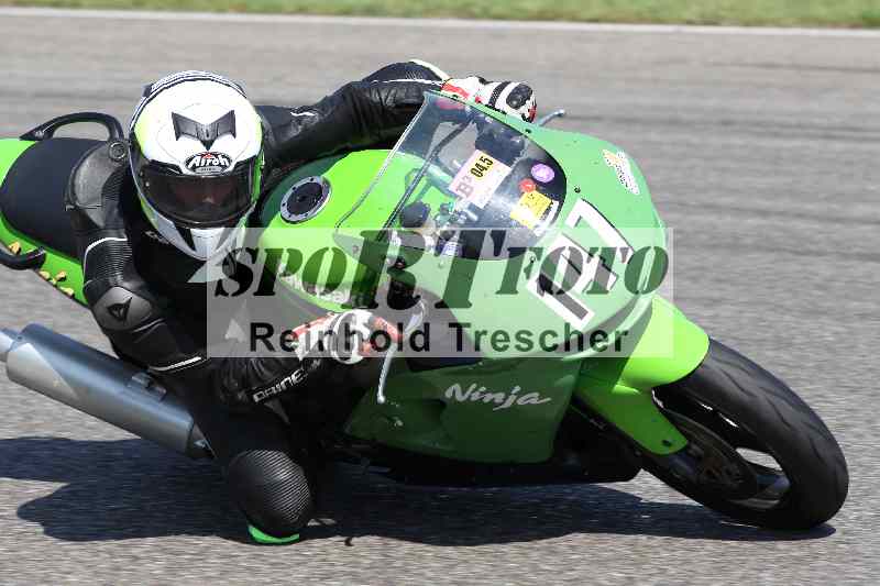 /44 09.08.2025 Plüss Moto Sport ADR/Freies Fahren/147